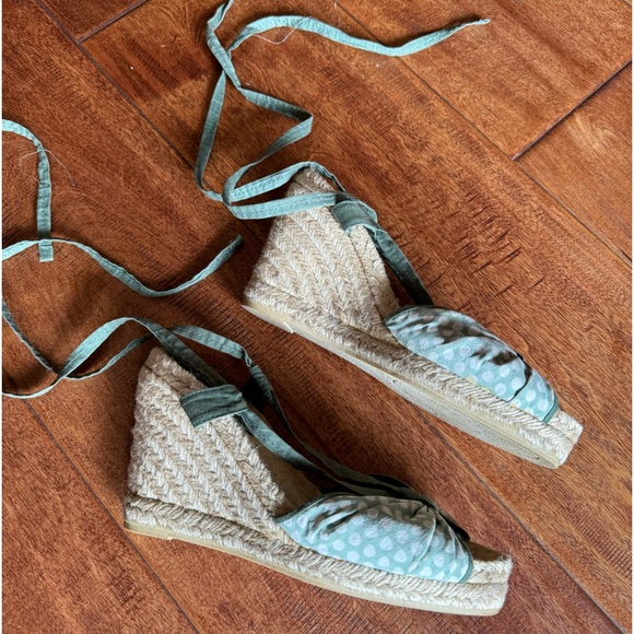 Cute polka dots platforms - Picture 3 of 5